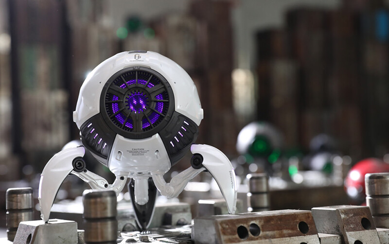 近未来感溢れる高音質・最新鋭の球体ロボット型スピーカー襲来 
