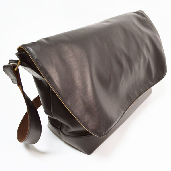 活動報告] 【Yami】Water proof leather shoulder bag(防水レザー
